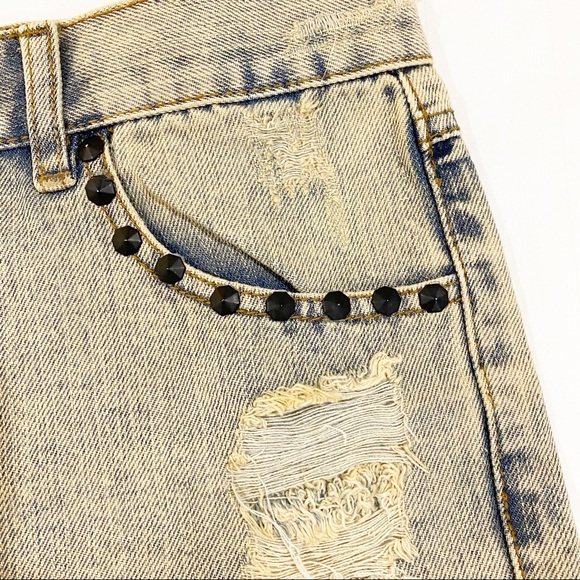 NWOT Mine - Distressed Jean Shorts - Picture 4 of 11
